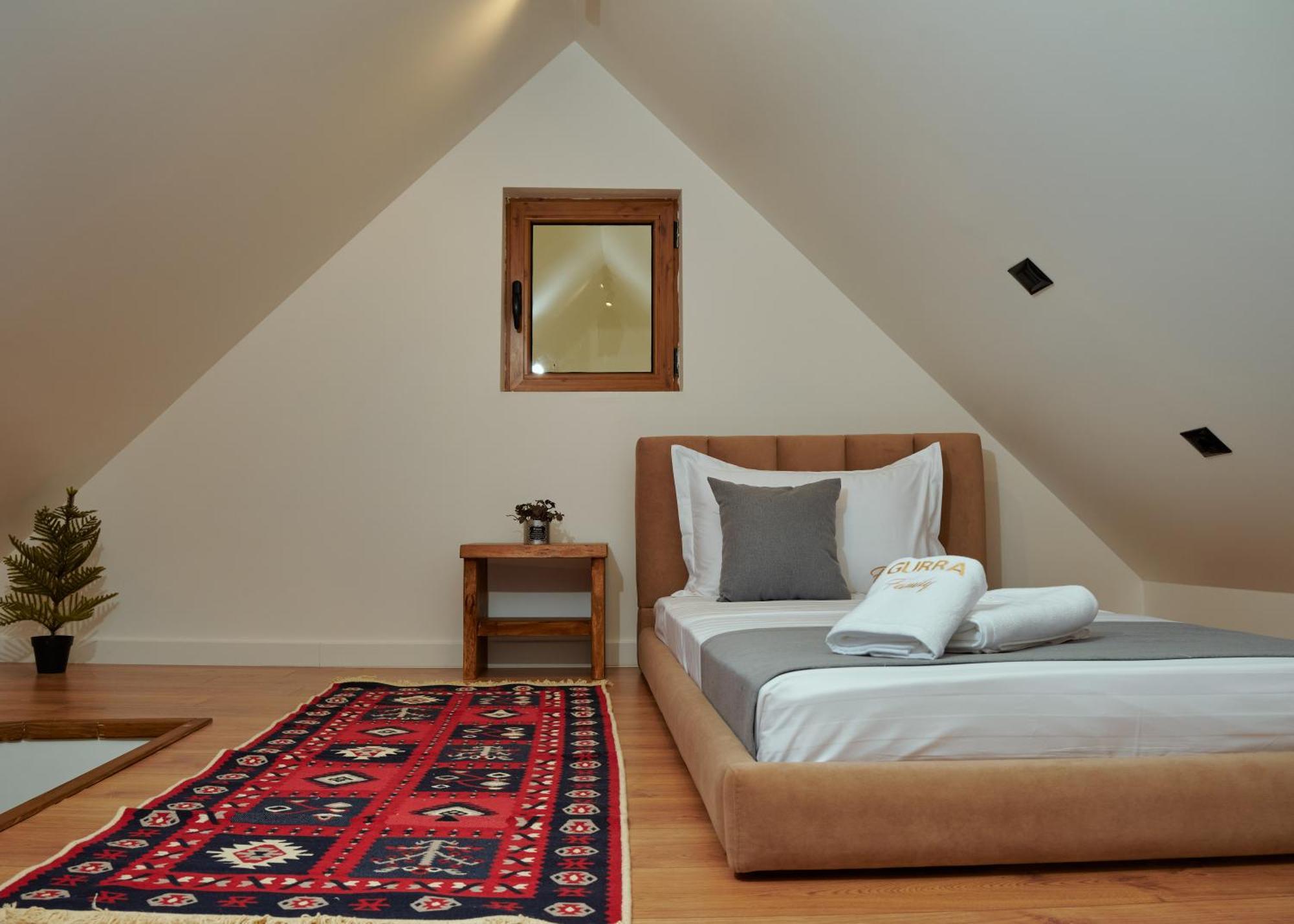 'Gurra Family' Guesthouse Theth Esterno foto